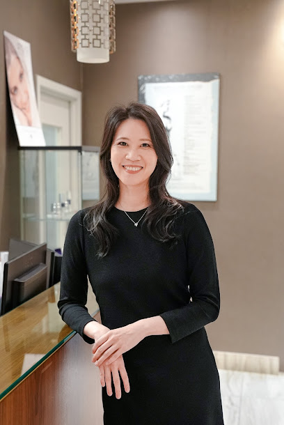 Dr Sarah Wong, Female Asian Plastic Surgeon | Toronto, Markham, Richmond Hill | Breast Augmentation, Liposuction, Labiaplasty