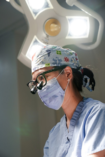 Dr Vanessa Wong Female Asian Plastic Surgeon | Toronto, North York | Breast Augmentation, Liposuction, Labiaplasty, Eyelids