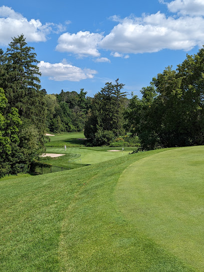 Uplands Golf & Ski Club