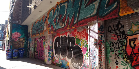 L & M on Queen West